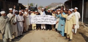 Tribesmen protest against closure of health center in Bacha Maina