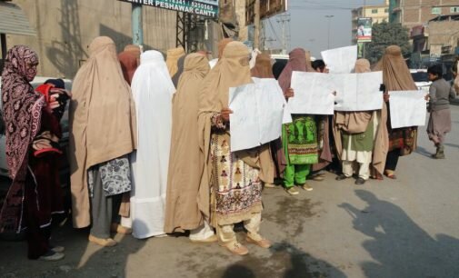 Fata LHWs protest against nonpayment of salaries